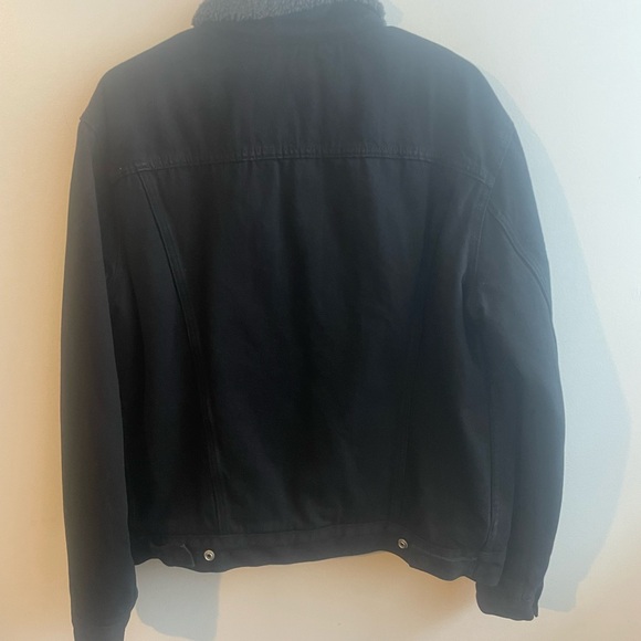 *NWT* Levi's Black Sherpa Lined Denim Jacket Men’s M *NWT* - Picture 2 of 7